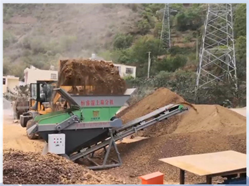 恒睿湿土筛分机攻克湿土筛分难关，雨季施工不再愁