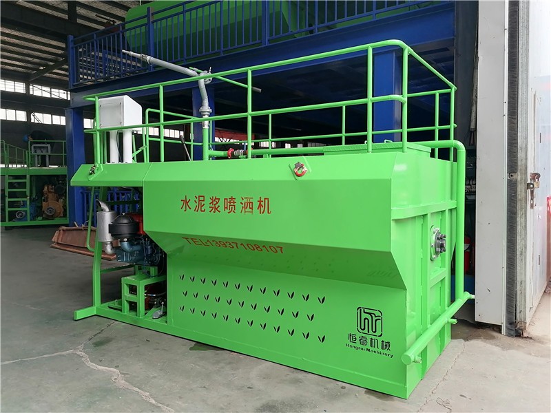 恒睿水泥浆喷洒机高速路水稳层施工的好用工具，喷得匀还效率高