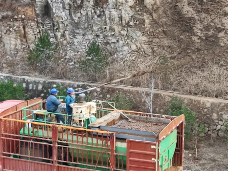 恒睿喷播机:边坡绿化工程施工的创新利器 恒睿喷播机:边坡绿化工程施工的创新利器