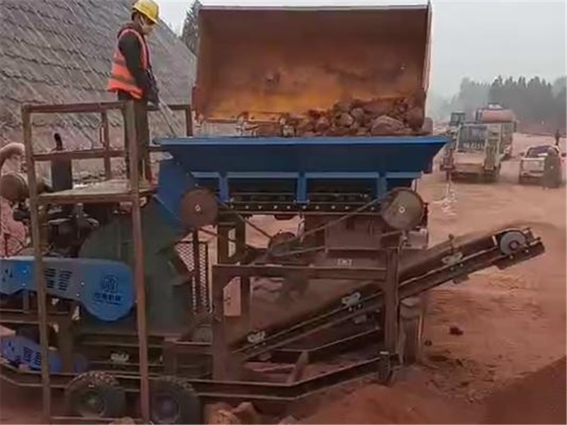 恒睿页岩破碎机破解四川高速边坡绿化用土难题