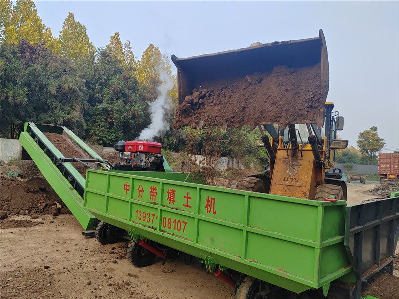 恒睿中分带填土机，破解道路工程中分带填土环节大土量施工效率瓶颈