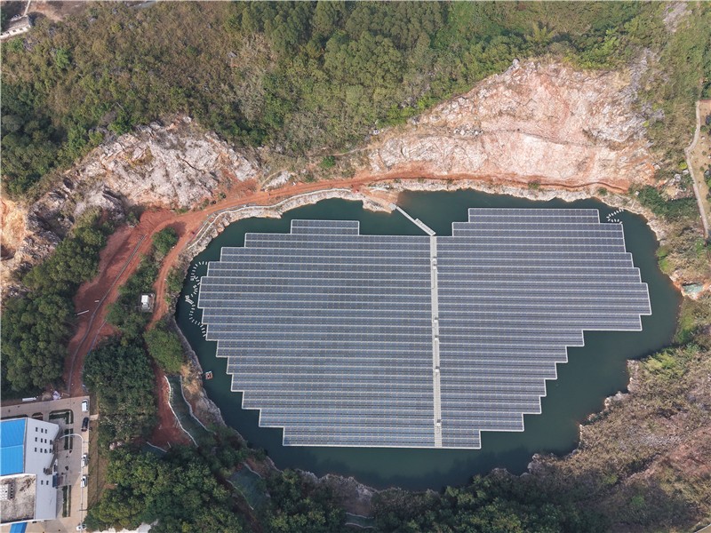 恒睿喷播机罗定矿山修复攻坚：喷播植草启幕，科技赋能绿意新生