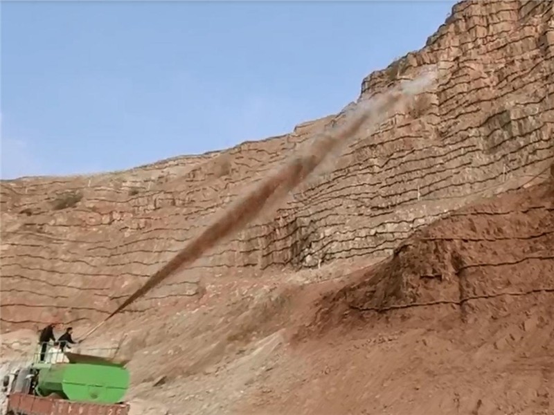 恒睿 480 型客土喷播机｜高扬程 + 易操作，边坡绿化施工成本优解